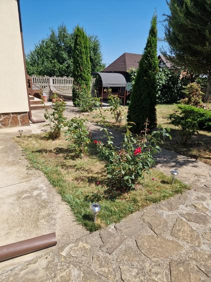 Casă cu 5 camere cu Teren 504 Mp în Cătămărești-Deal