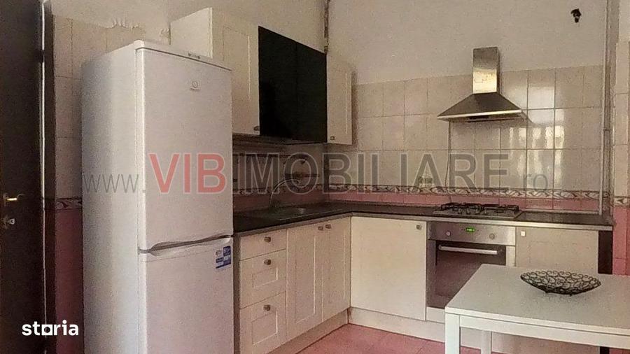 Apartament cu 3 camere decomandat în Parcul Carol