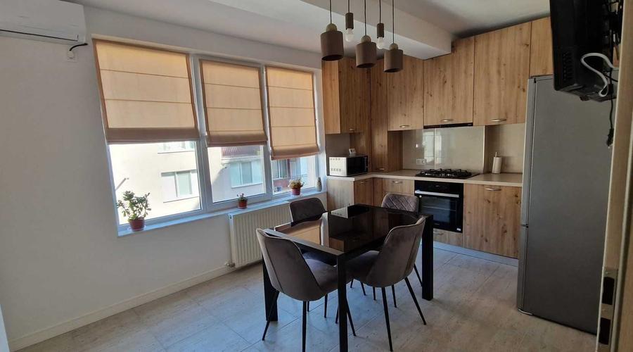 Apartament cu 2 camere decomandat în Borhanci