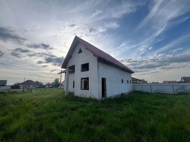 Casă cu 5 camere cu Teren 650 Mp în Colonia Mică