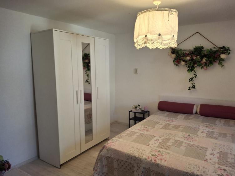 Casă cu 4 camere cu Teren 2360 Mp în Central