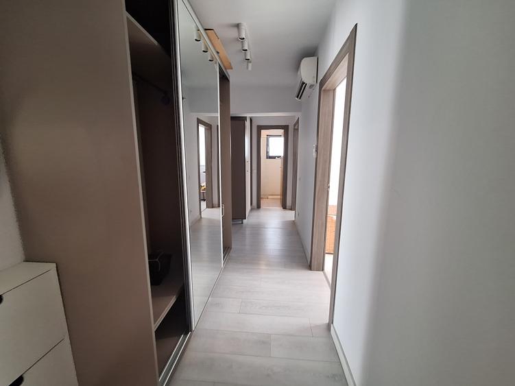 Apartament cu 4 camere în Politehnica