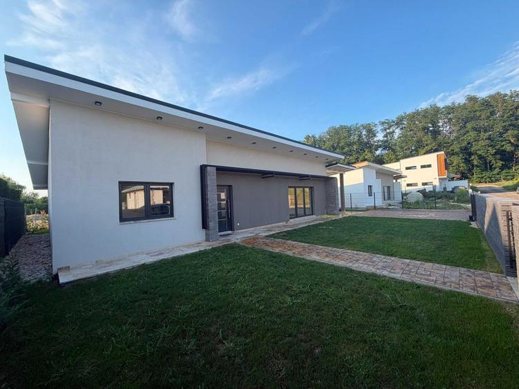 Casă cu 3 camere în Central