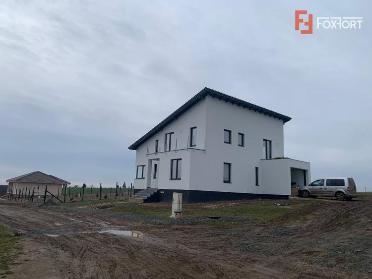 Casă individuală cu 5 camere cu Canalizare în Pișchia