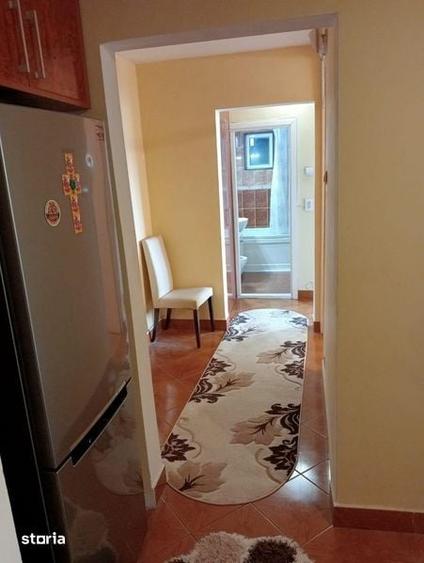Apartament cu 3 camere decomandat în Sărari