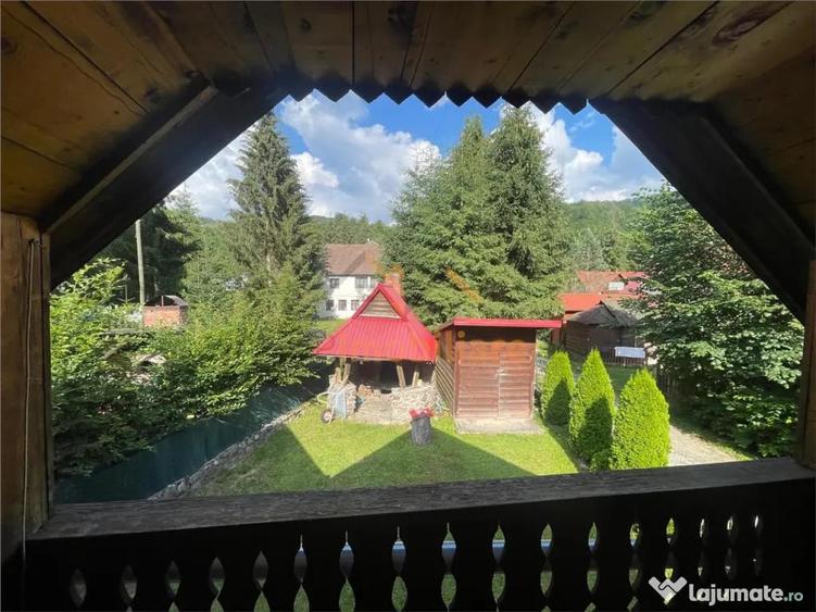 Casă cu 6 camere cu Teren 325 Mp în Remeți