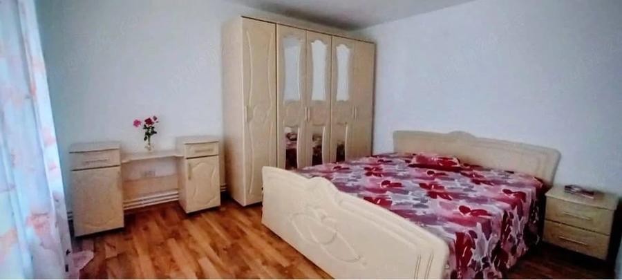 Casă cu 4 camere cu Teren 650 Mp în Lacu Sărat