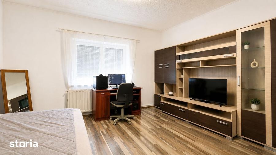 Casă cu 4 camere cu Teren 1382 Mp în Central