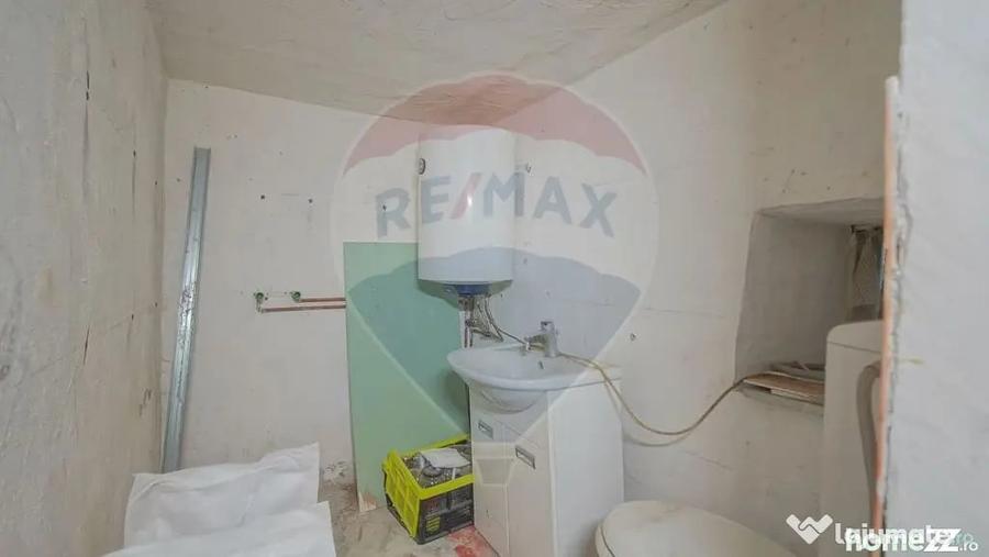 Apartament cu 4 camere decomandat în Drumul Poienii