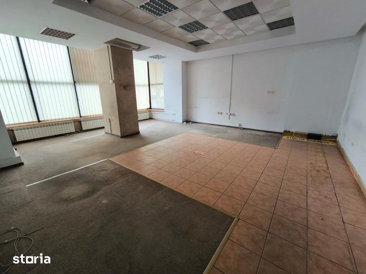 Spațiu comercial, de 146 mp, în Capitol
