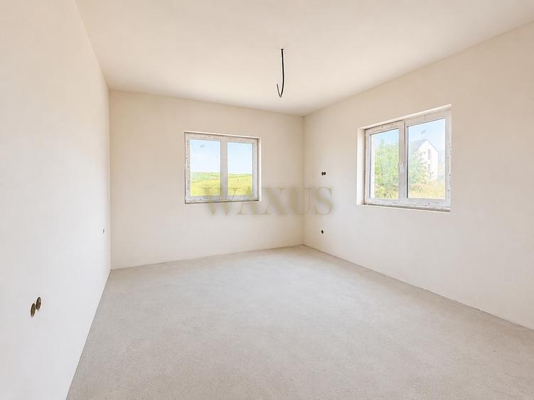 Duplex cu 4 camere cu Canalizare în Chinteni