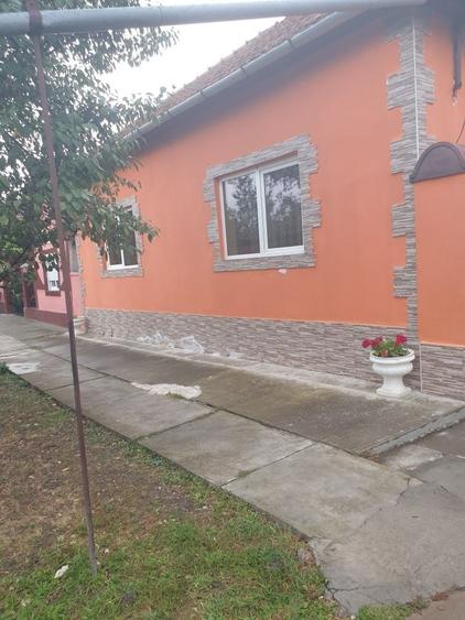 Casă cu 4 camere în Gurba
