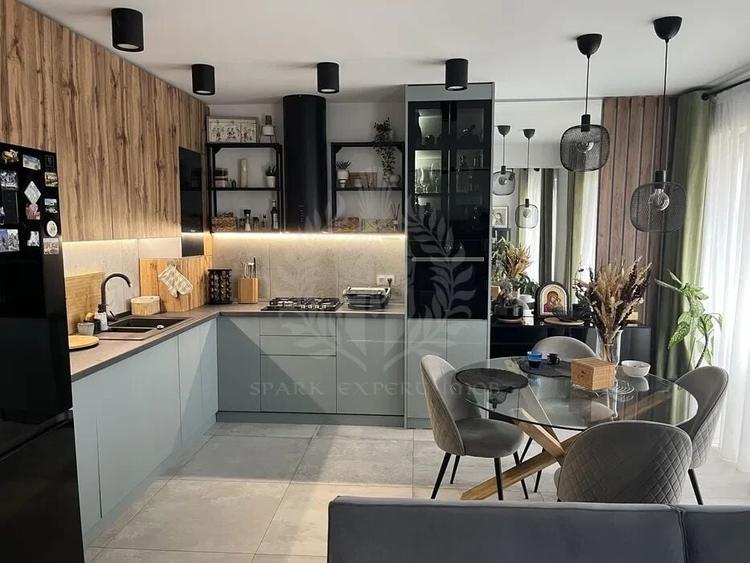 Apartament cu 3 camere decomandat, mobilat în Albert