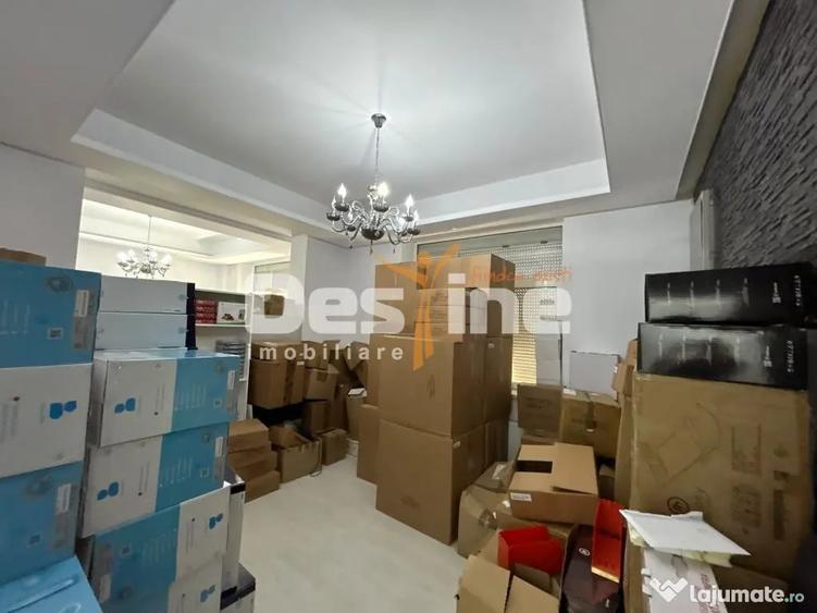 Apartament cu 4 camere semidecomandat în Universitate