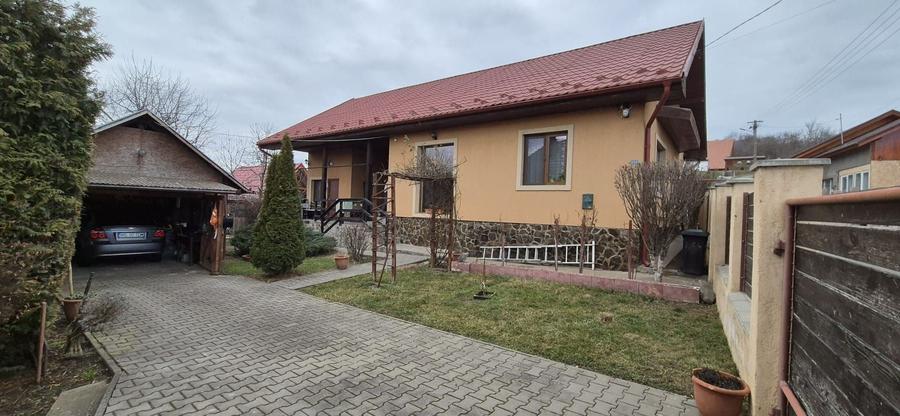 Casă individuală cu 3 camere cu Teren 400 Mp în Curteni