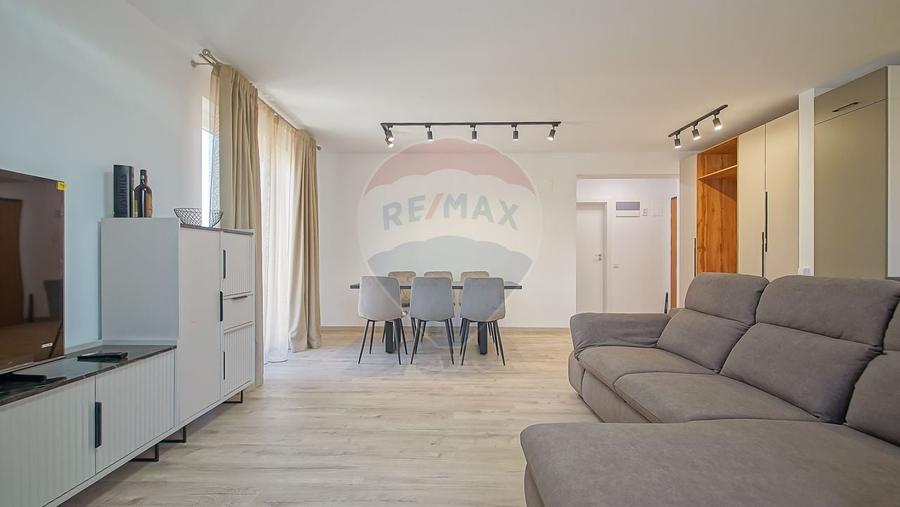 Apartament cu 2 camere semidecomandat, mobilat în Tractorul