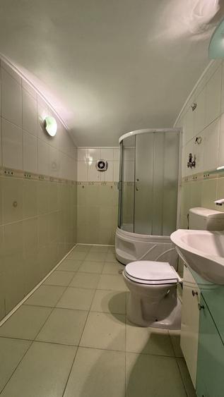 Apartament cu 3 camere semidecomandat în Calea Victoriei