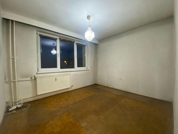 Apartament cu 3 camere semidecomandat în Grigorescu