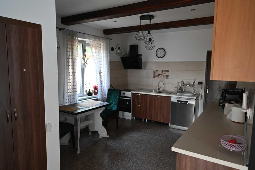 Casă cu 4 camere în Luncoiu de Sus