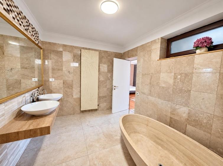 Casă cu 6 camere cu Teren 500 Mp în Dămăroaia