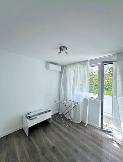 Apartament cu 4 camere semidecomandat în Drumul Taberei