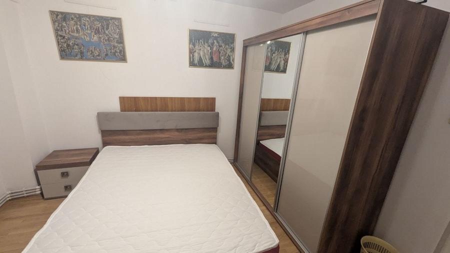 Apartament cu 3 camere decomandat în Mazepa 1