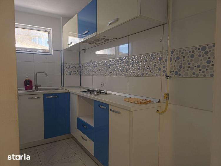 Apartament cu 3 camere semidecomandat în Central