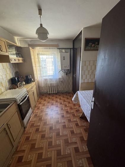 Apartament 3 camere decomandat; etaj 1; 83 mp; zona Strand - 6