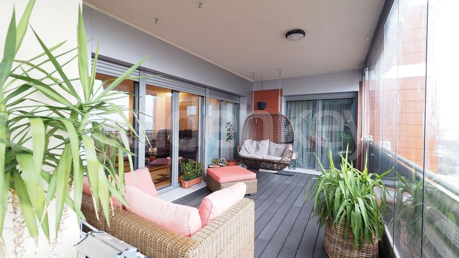 Apartament cu 4 camere semidecomandat, mobilat în Băneasa — fotografia 1
