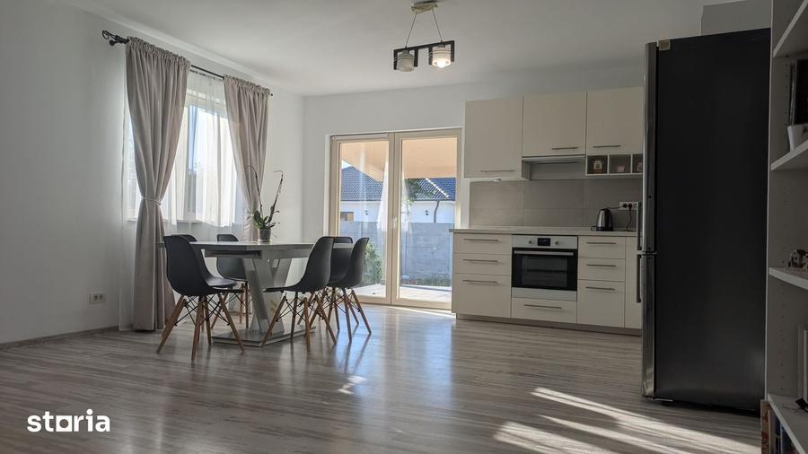 Casă cu 4 camere cu Teren 520 Mp în Vladimirescu