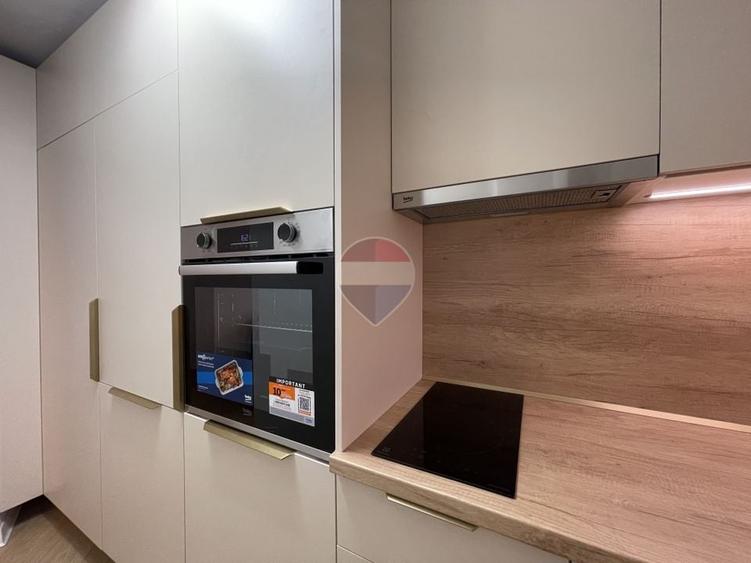 Apartament cu 3 camere decomandat, mobilat în P-ța Alba Iulia