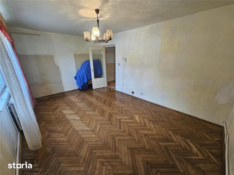 Apartament cu 2 camere decomandat în Central