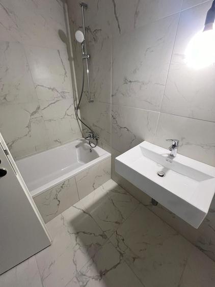 Apartament cu 3 camere decomandat în Doamna Ghica