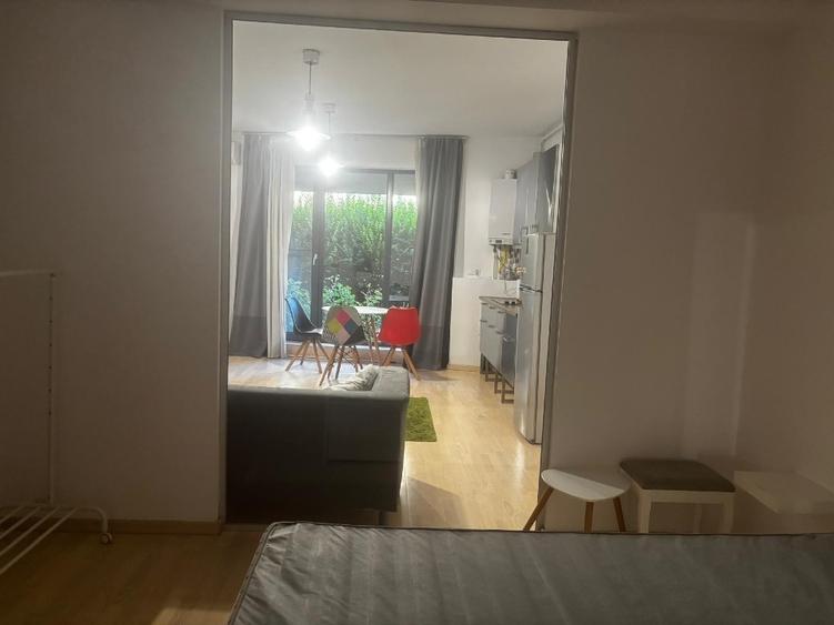 Apartament cu 2 camere semidecomandat, mobilat în Bucureștii Noi
