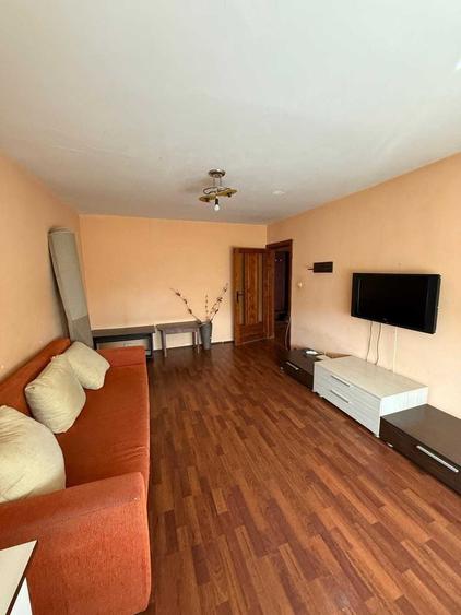 Apartament cu 3 camere decomandat în Soarelui