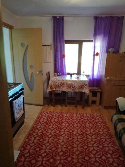 Casă cu 5 camere cu Teren 2200 Mp în Lipnița