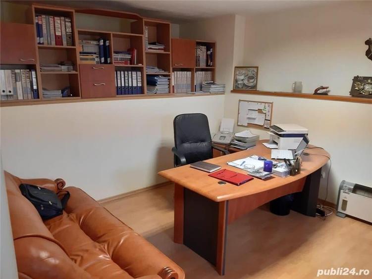 Spațiu comercial, de 75 mp, în Central