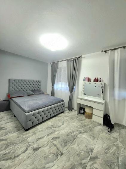 Casă cu Teren 430 Mp în Plopi