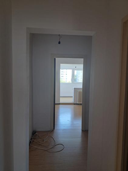 Apartament cu 4 camere în Colentina