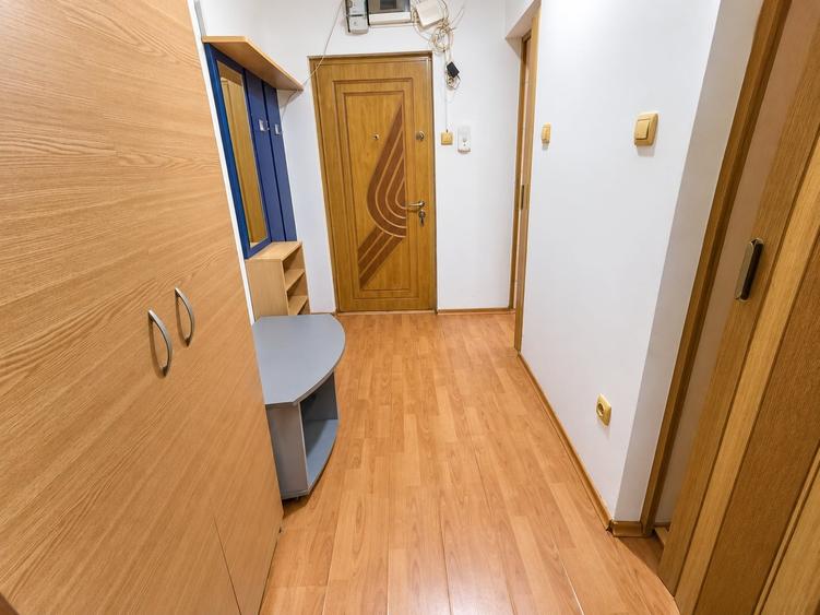 Apartament cu 2 camere nedecomandat, mobilat în Banat