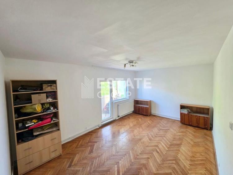 Apartament cu 3 camere decomandat în Girocului