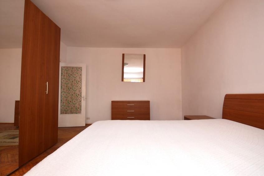 Apartament cu 4 camere decomandat, mobilat în Unirii