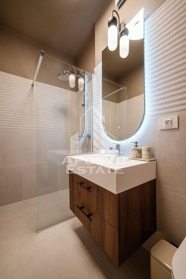 Apartament cu 3 camere semidecomandat în Central