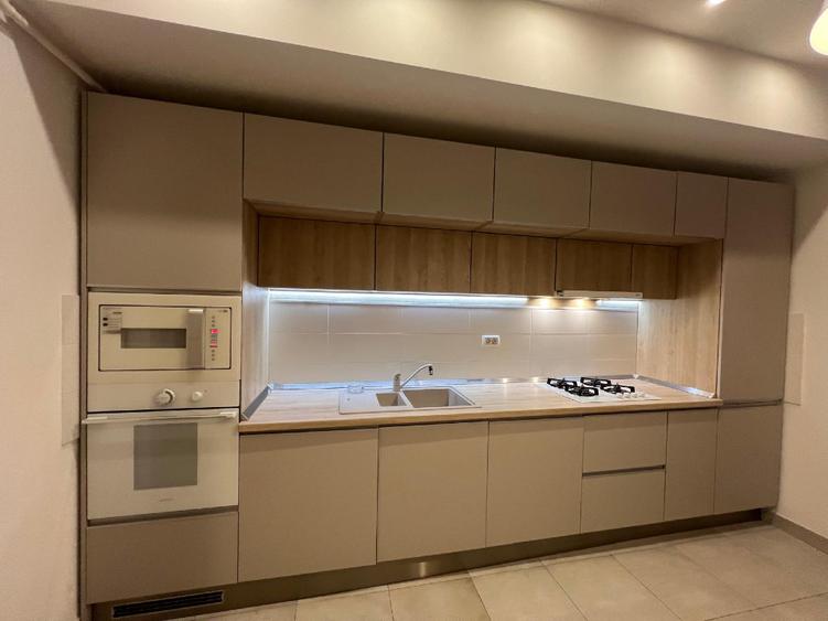 Apartament cu 3 camere decomandat în Floreasca