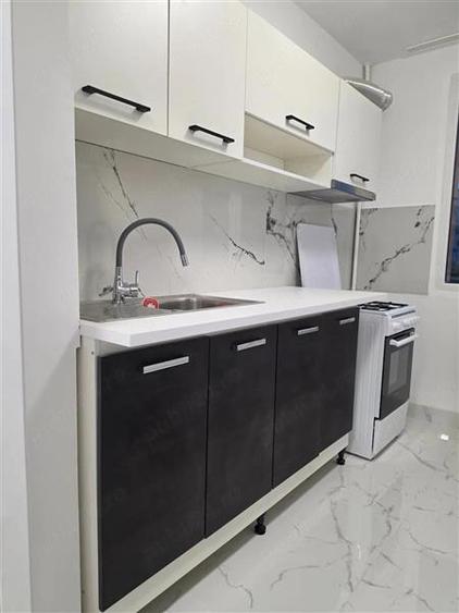 Apartament cu 3 camere semidecomandat, mobilat în Colentina