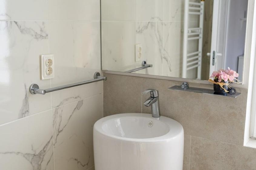 Apartament cu 2 camere nedecomandat, mobilat în Obor