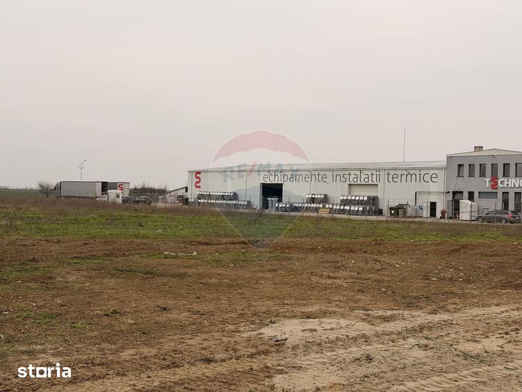 Teren 7,868mp, sensul giratoriu Aeroportul Oradea / DN E71 - 12