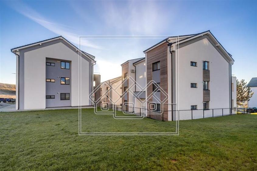 Penthouse cu 5 camere semidecomandat în Exterior Vest