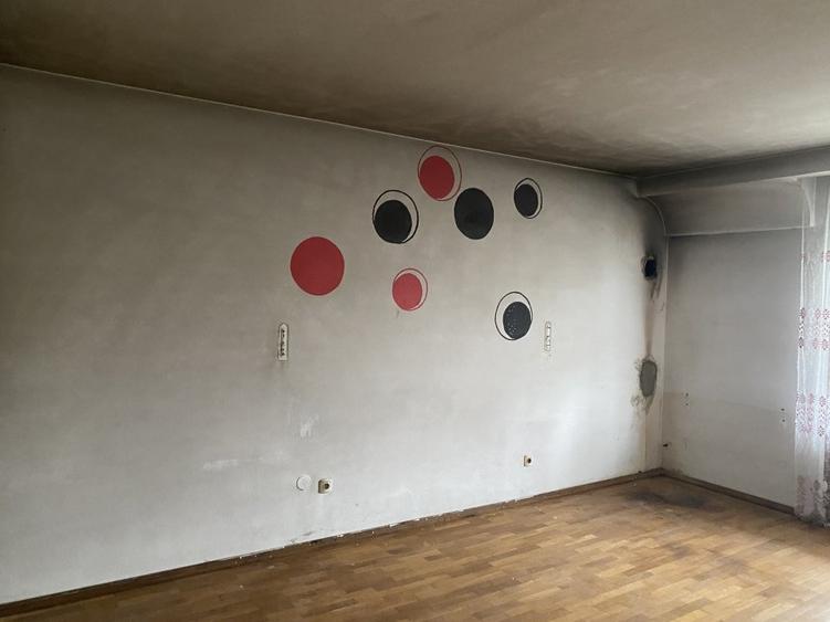 Casă individuală cu 5 camere cu Teren 1381 Mp în Costești