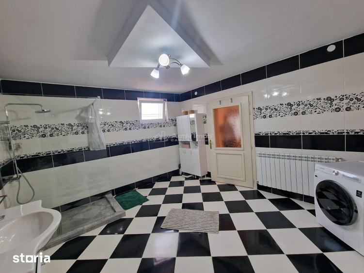 Casă cu 4 camere cu Teren 680 Mp în Triaj